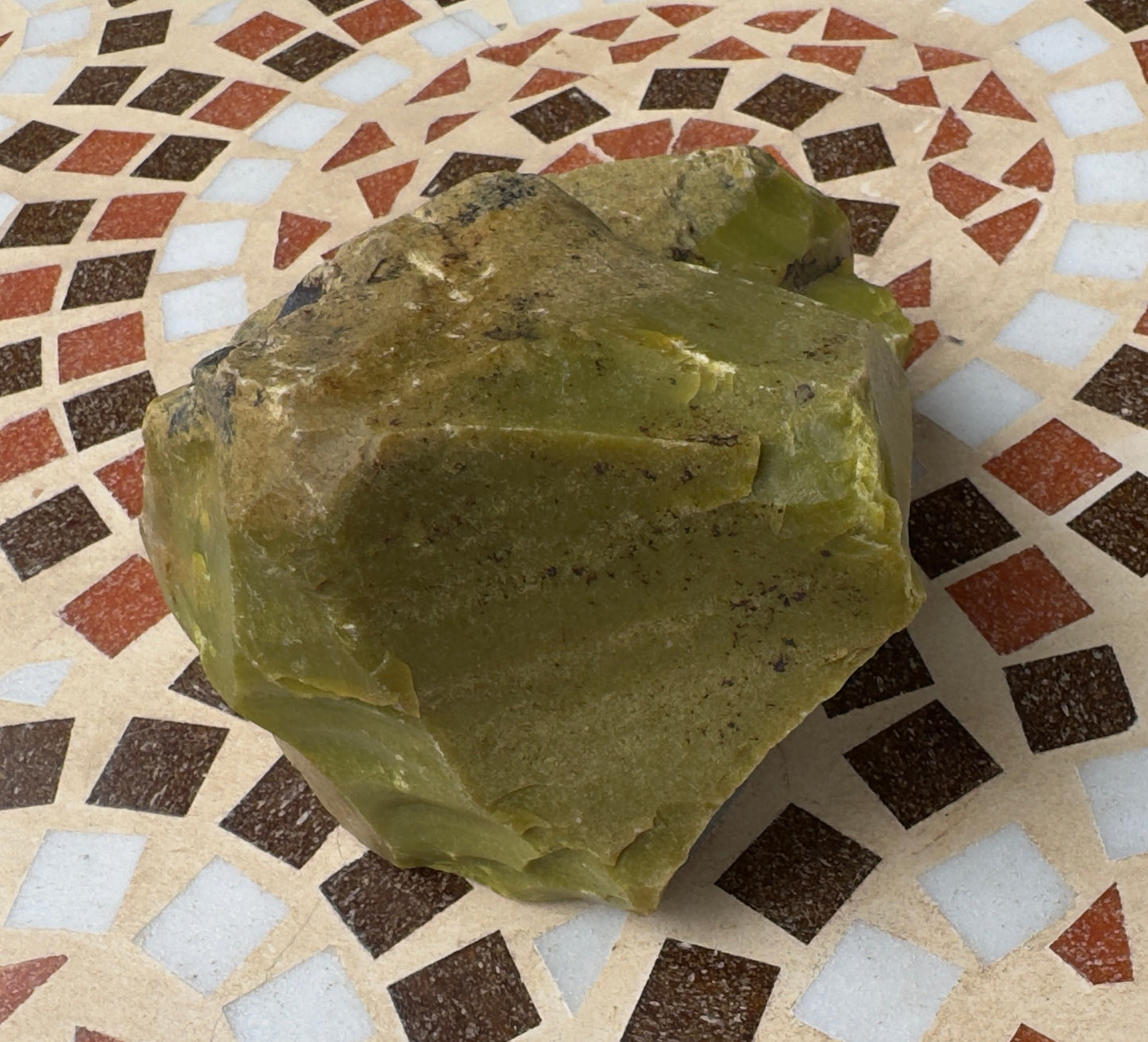 深呼吸するグリーン:オリーブオパール原石|半研磨風/風化皮少なめ(約1.4kg)