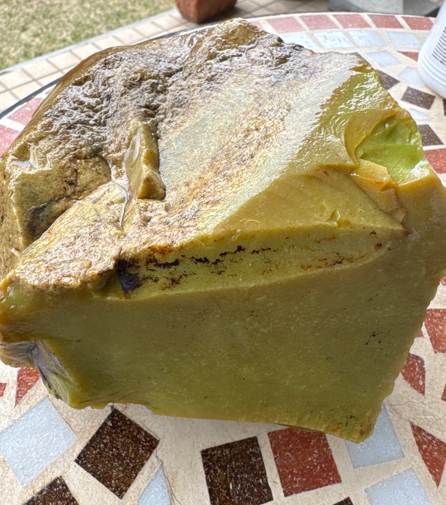 深呼吸するグリーン:オリーブオパール原石|半研磨風/風化皮少なめ(約1.4kg)